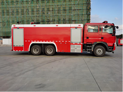 豪沃（國(guó)六）16噸泡沫消防車